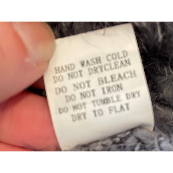 Davi & Dani Gray, White Fuzzy, Chunky Knit Boxy Oversized Sweater, 2XL - Picture 10 of 13